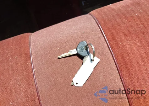 1989 Plymouth Reliant Le z USA, uszkodzony, nr VIN 3P3BK46DXKT973073